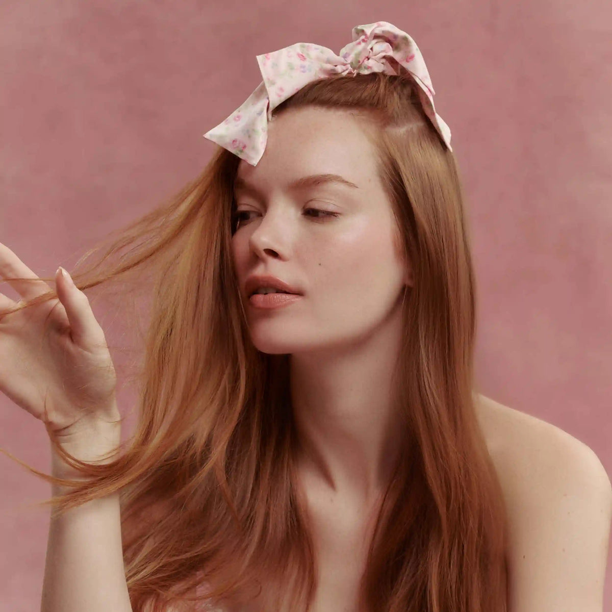 Wet Brush × Hill House Scarf Bow Scrunchie - Pink Bluebonnet Floral